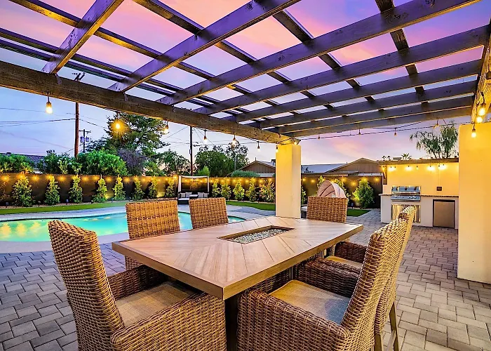 Luxury Oasis At Old Town
