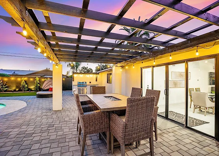 Luxury Oasis At Old Town